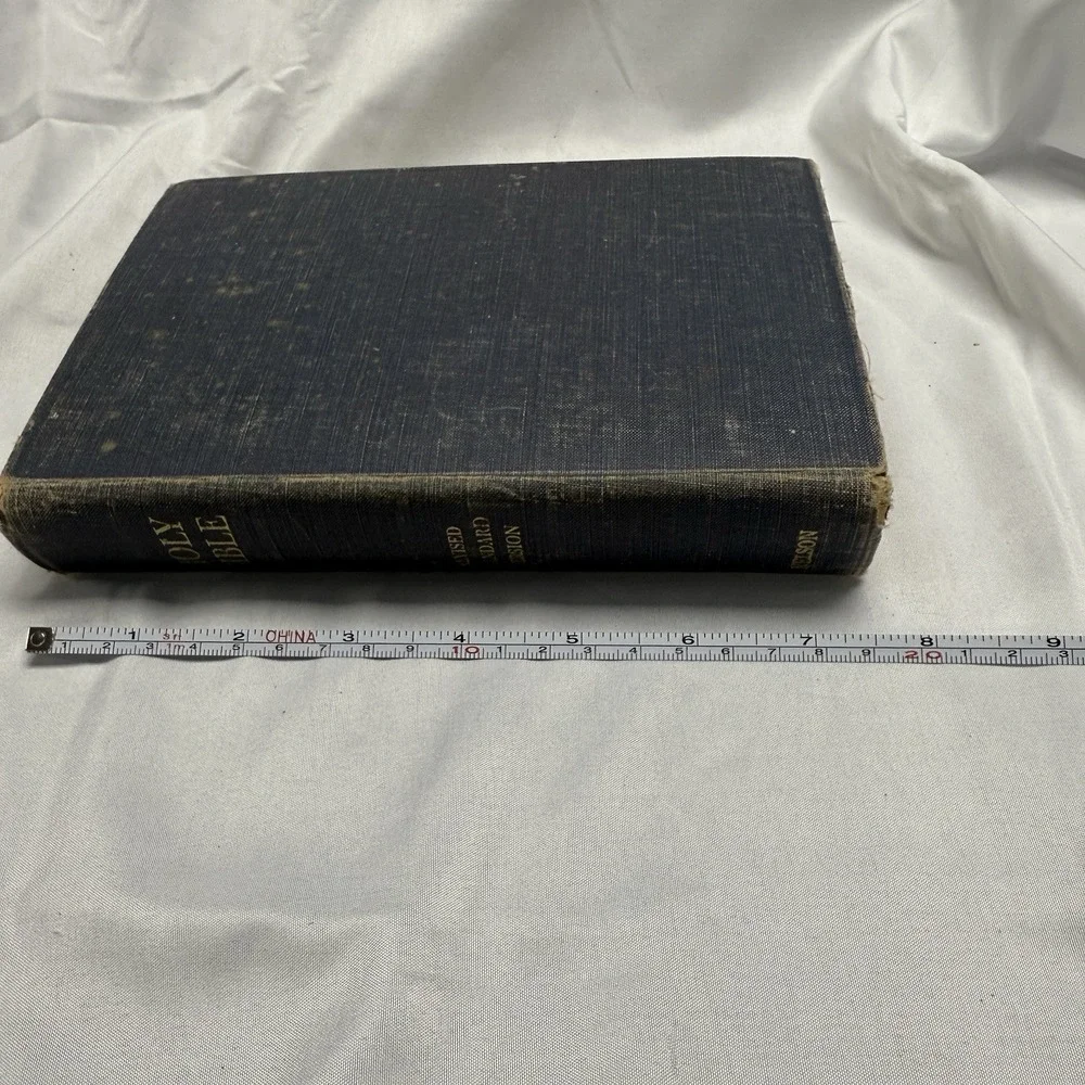 Holy‎ Bible/ Revised Standard Version/ Illustrated: Thomas Nelson & Sons, 1952